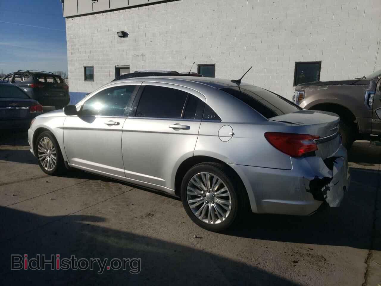 2012 CHRYSLER 200 - VIN: 1C3CCBAB3CN105885 - Фото 2