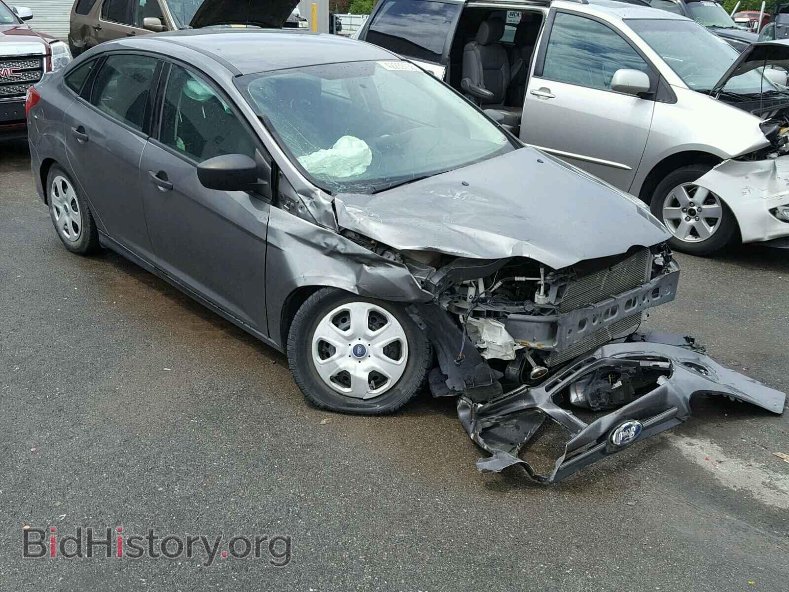 2012 Ford FOCUS Focus S (VIN 1FAHP3E27CL313243) — фото 1 из 10, Copart, повреждение: передняя часть