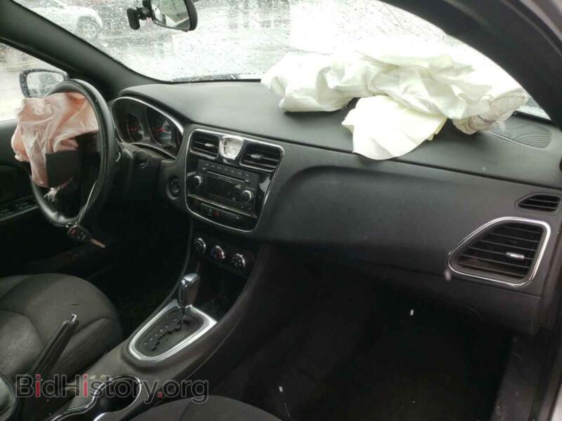 2013 Chrysler 200 (VIN 1C3CCBAB2DN642023) — фото 9 из 10