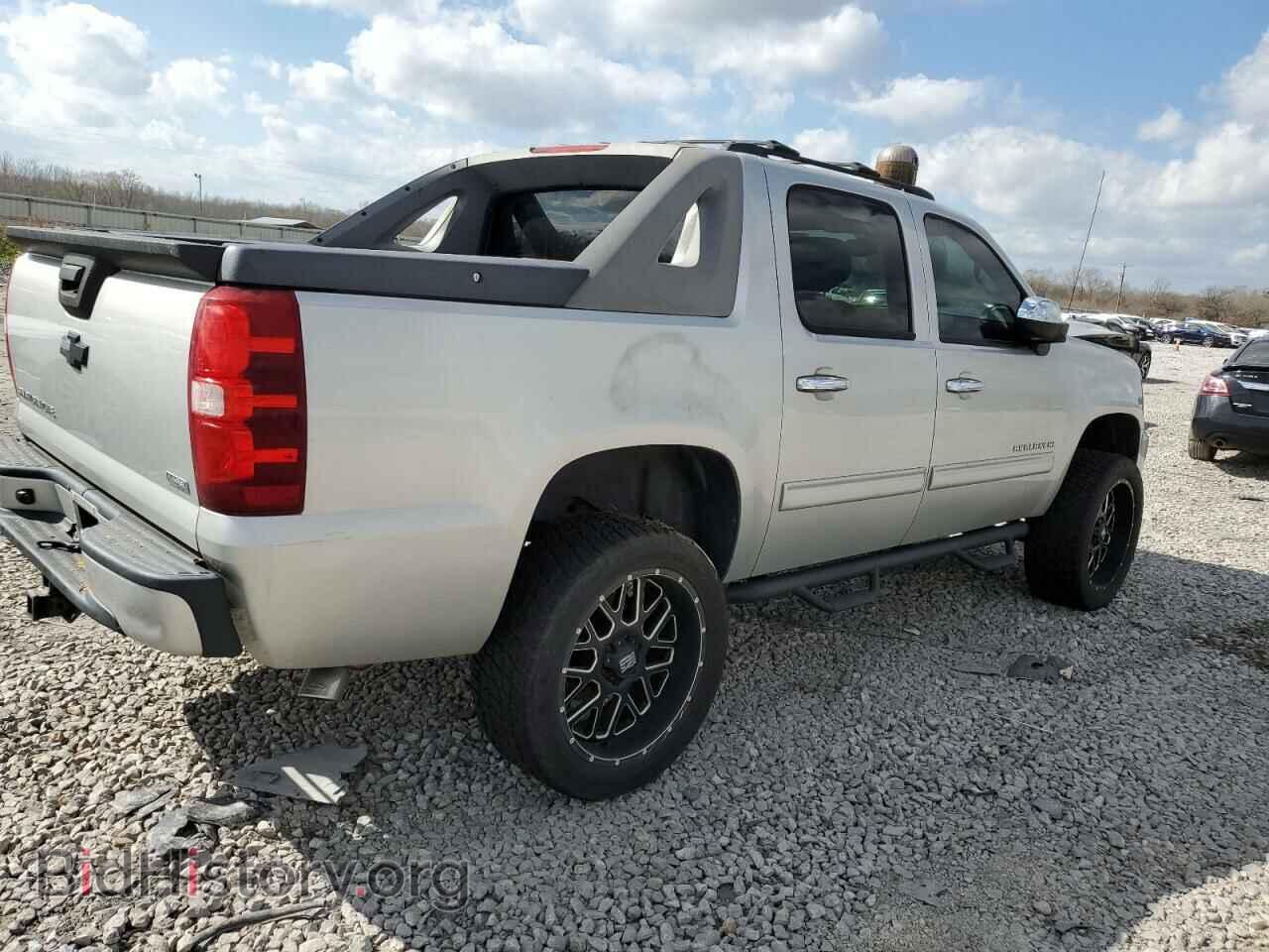 2011 CHEVROLET AVALANCHE - VIN: 3GNMCEE08BG404703 - Фото 3