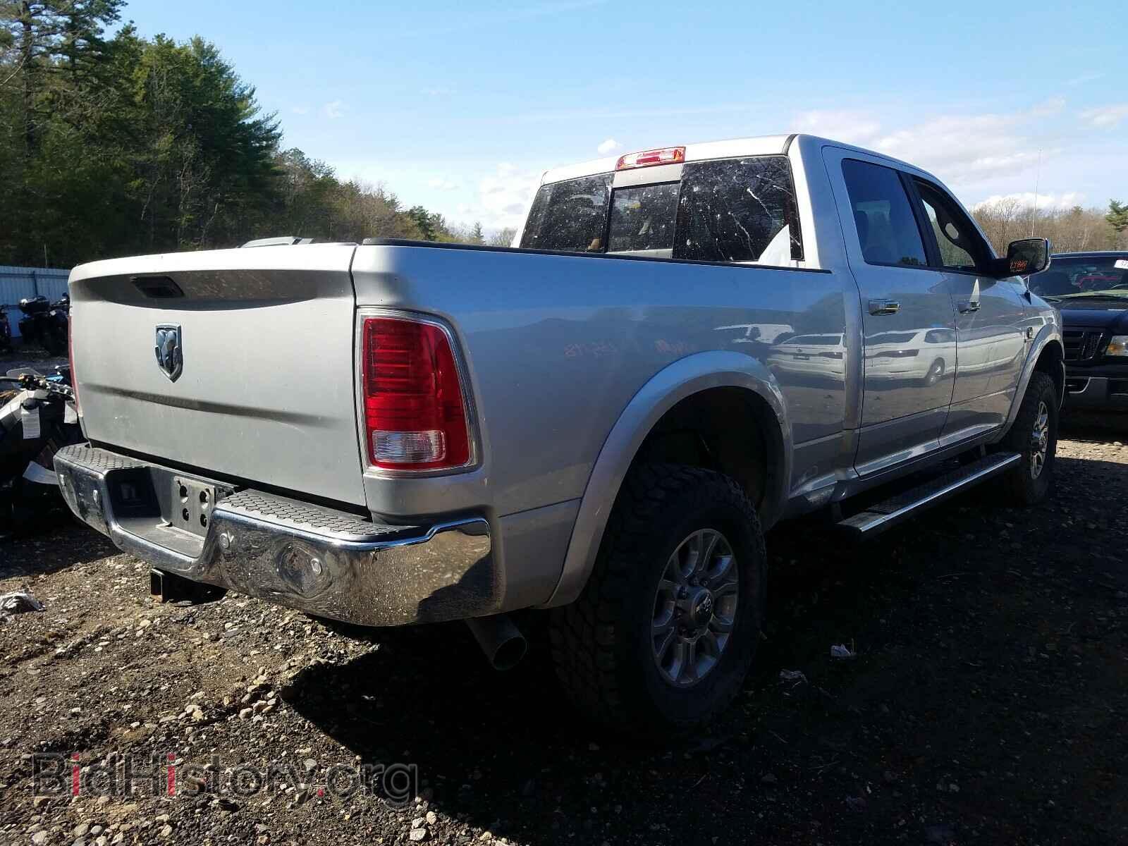 2018 RAM 2500 - VIN: 3C6UR5FL6JG420727 - Photo 4