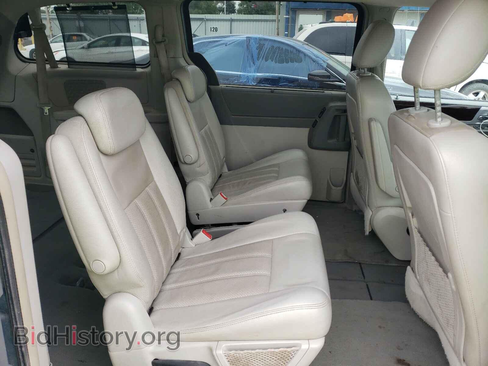 2009 CHRYSLER MINIVAN - VIN: 2A8HR54199R647002 - Фото 6