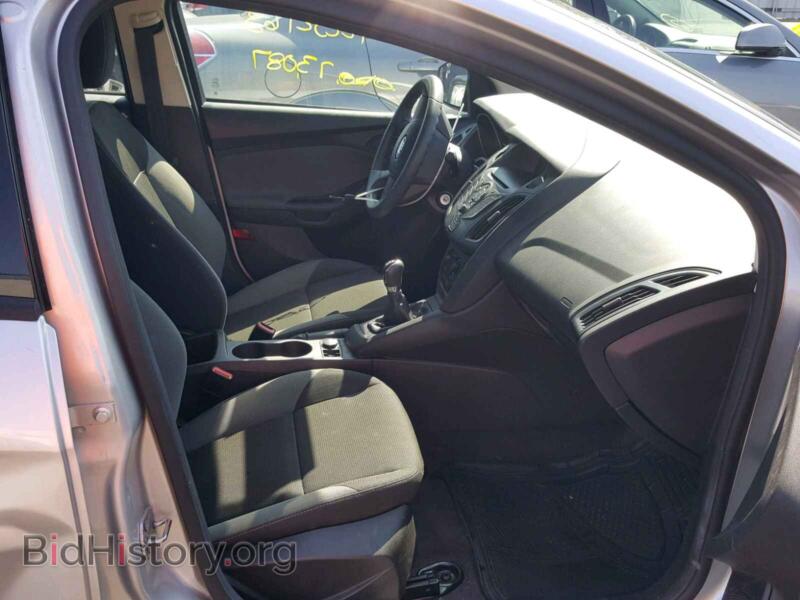 2012 Ford FOCUS (VIN 1FAHP3E22CL347672) — фото 5 из 10