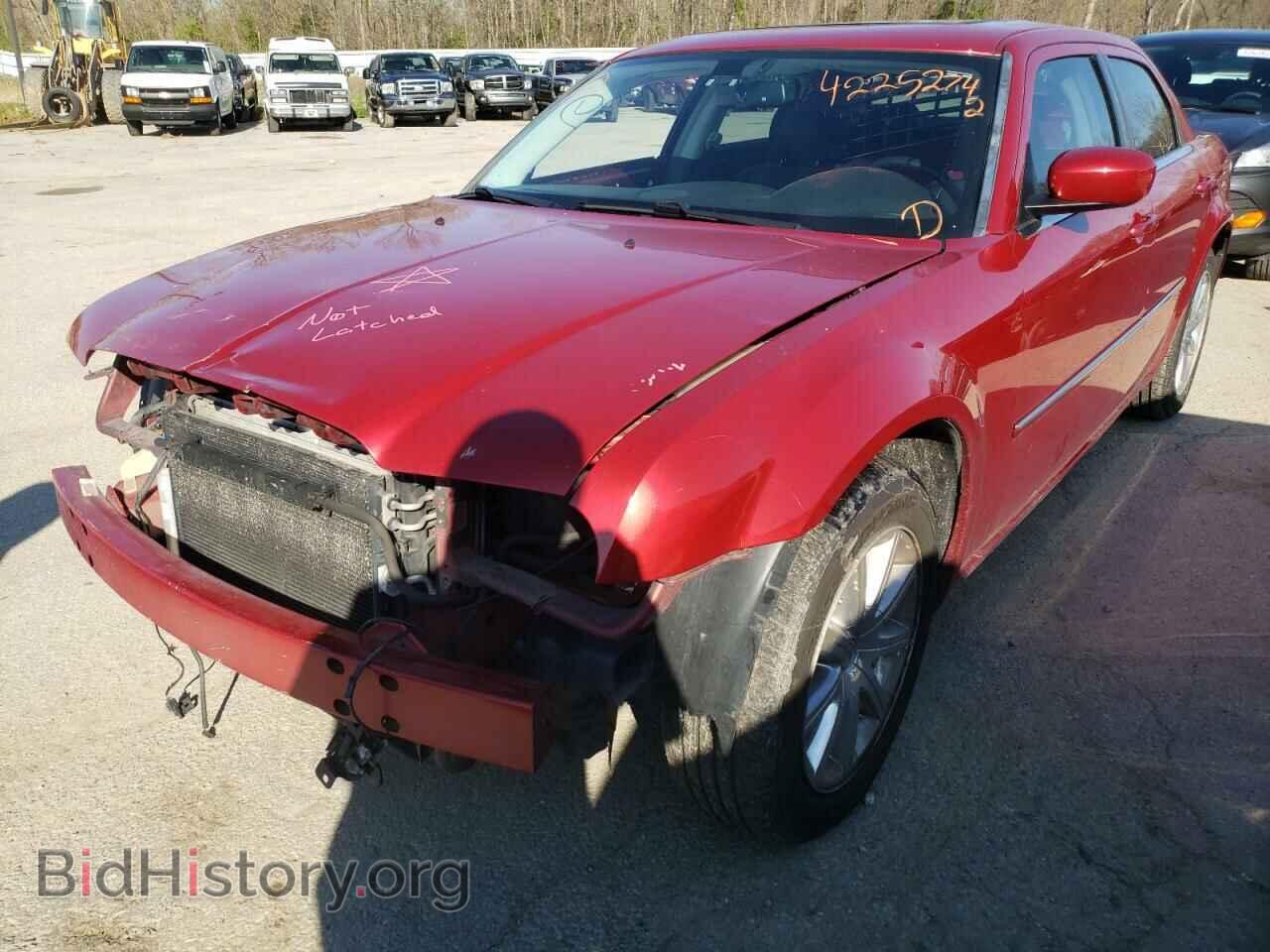 2008 CHRYSLER 300 - VIN: 2C3KA33G78H139828 - Фото 2