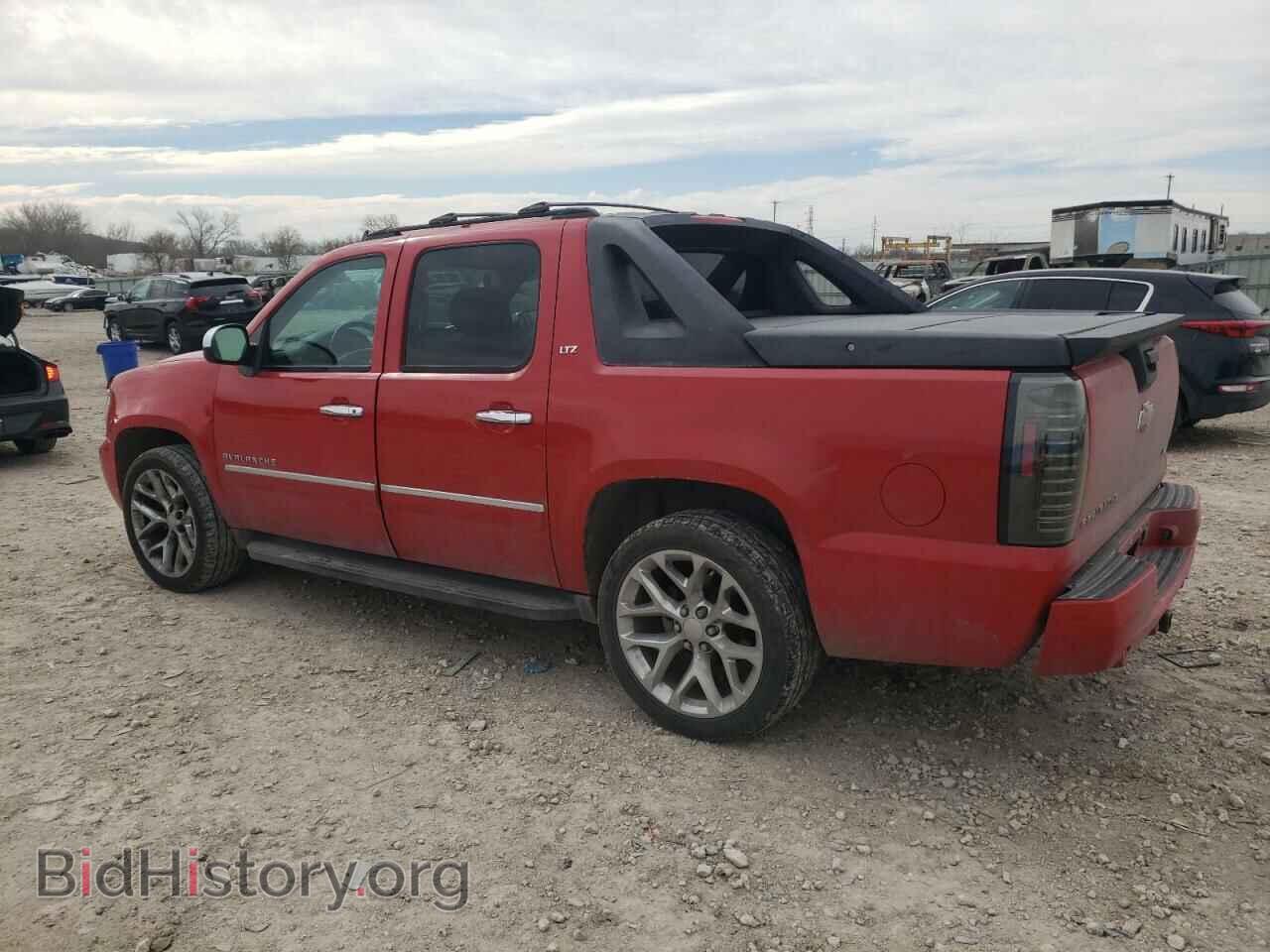 2011 CHEVROLET AVALANCHE - VIN: 3GNMCGE08BG281397 - Фото 2