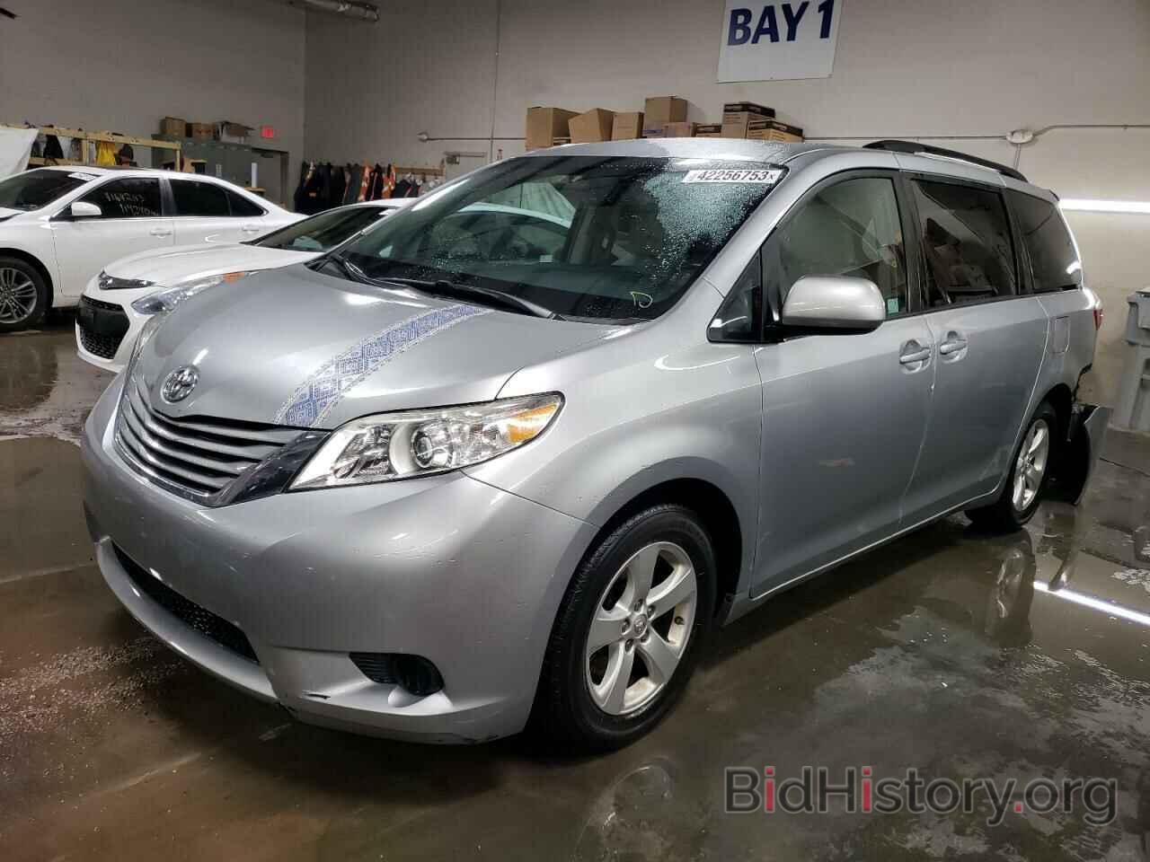 Photo 5TDKK3DC4FS666647 - TOYOTA SIENNA 2015