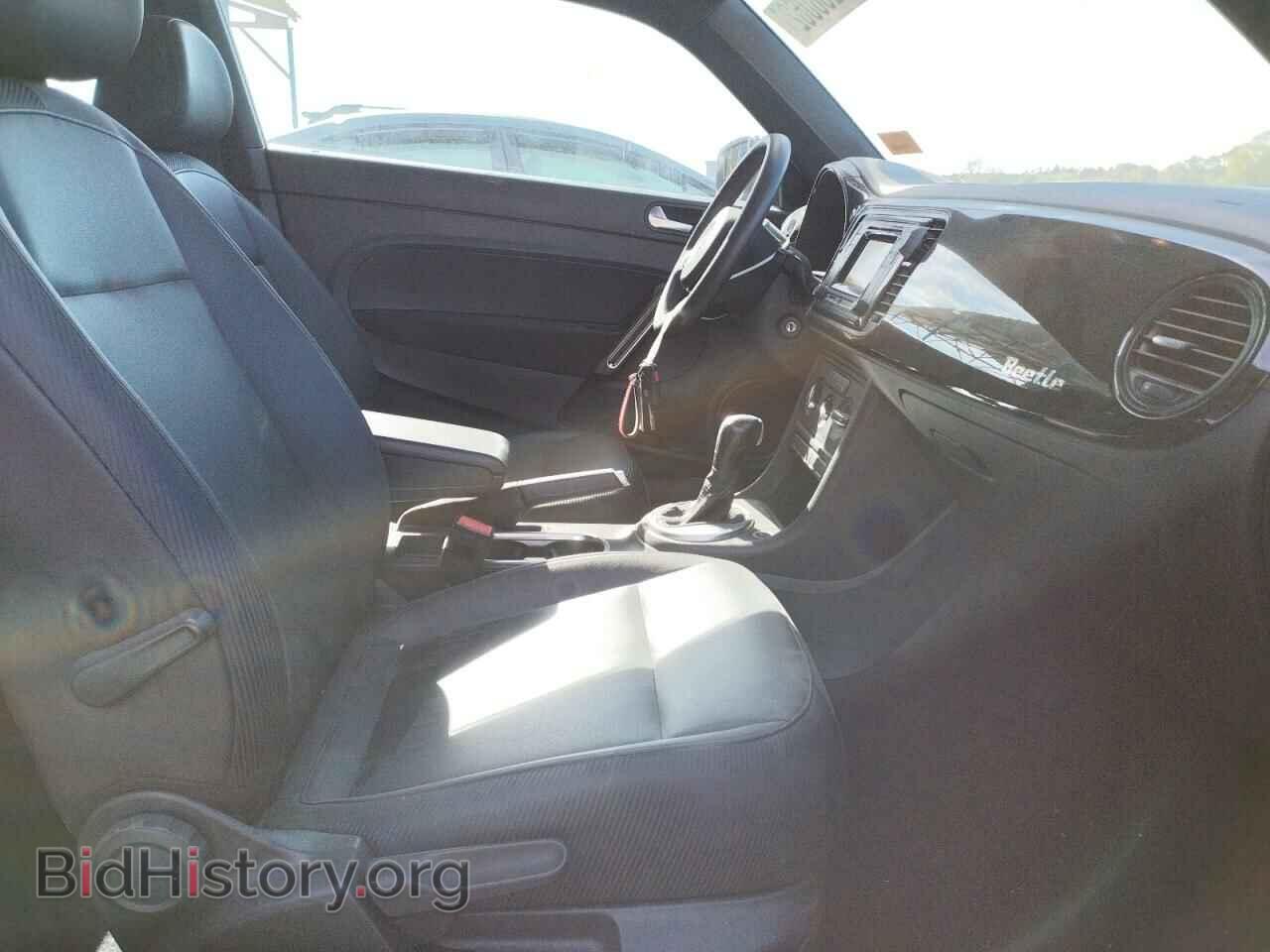 2017 VOLKSWAGEN BEETLE - VIN: 3VWF17AT9HM627021 - Фото 5