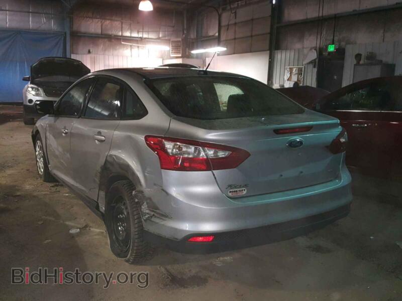 2012 Ford FOCUS (VIN 1FAHP3F24CL201224) — photo 3 of 10