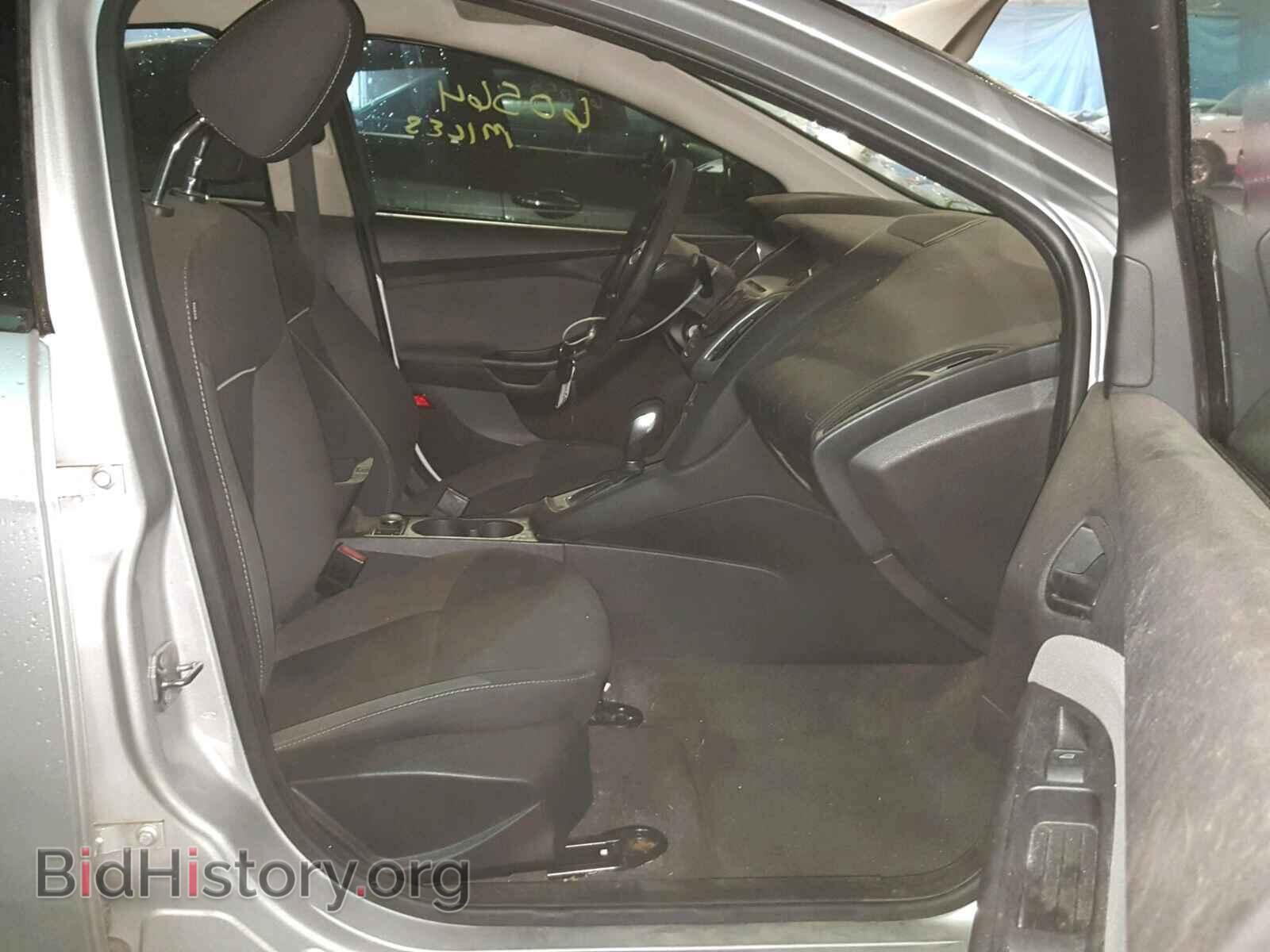 2012 Ford FOCUS (VIN 1FAHP3F24CL201224) — photo 5 of 10