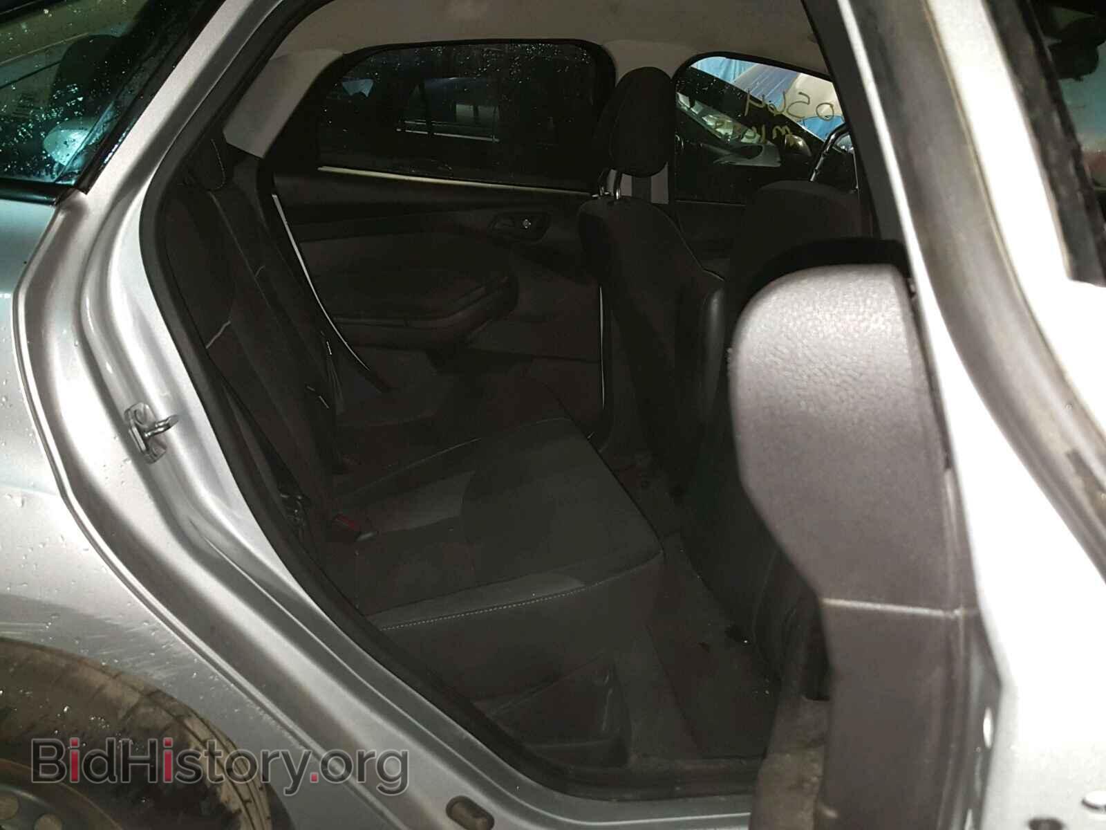 2012 Ford FOCUS (VIN 1FAHP3F24CL201224) — photo 6 of 10