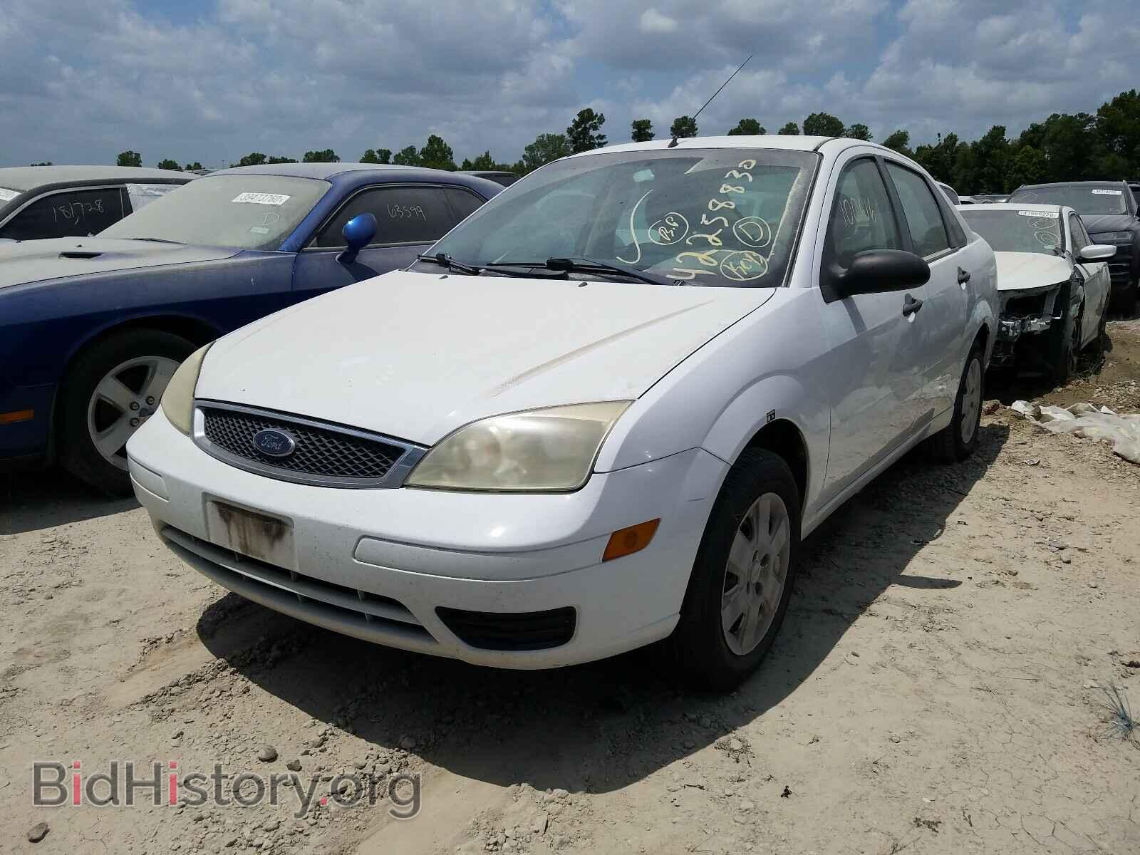 2007 FORD FOCUS - VIN: 1FAHP34N47W294103 - Фото 2