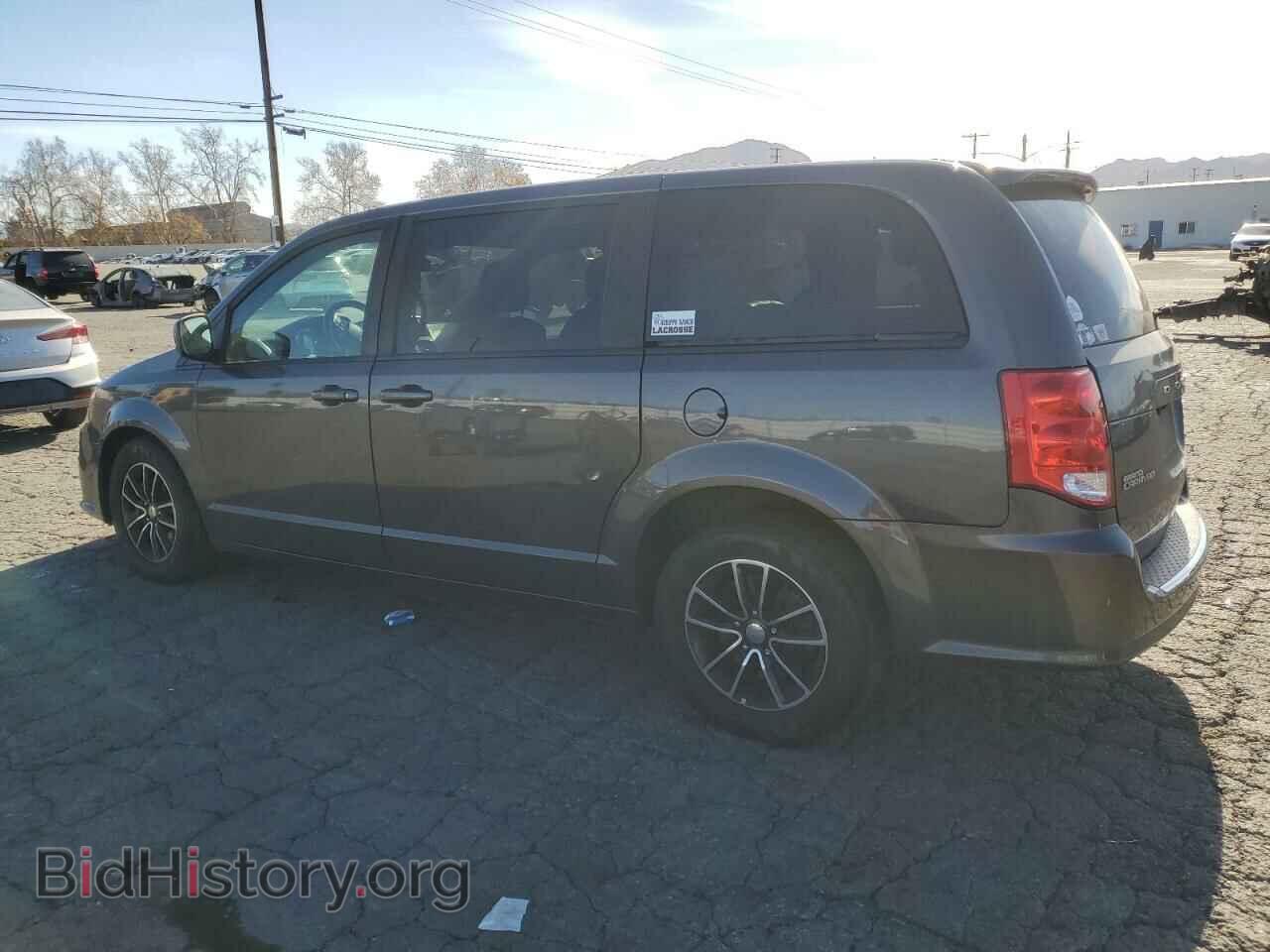2018 DODGE CARAVAN - VIN: 2C4RDGEGXJR219467 - Фото 2