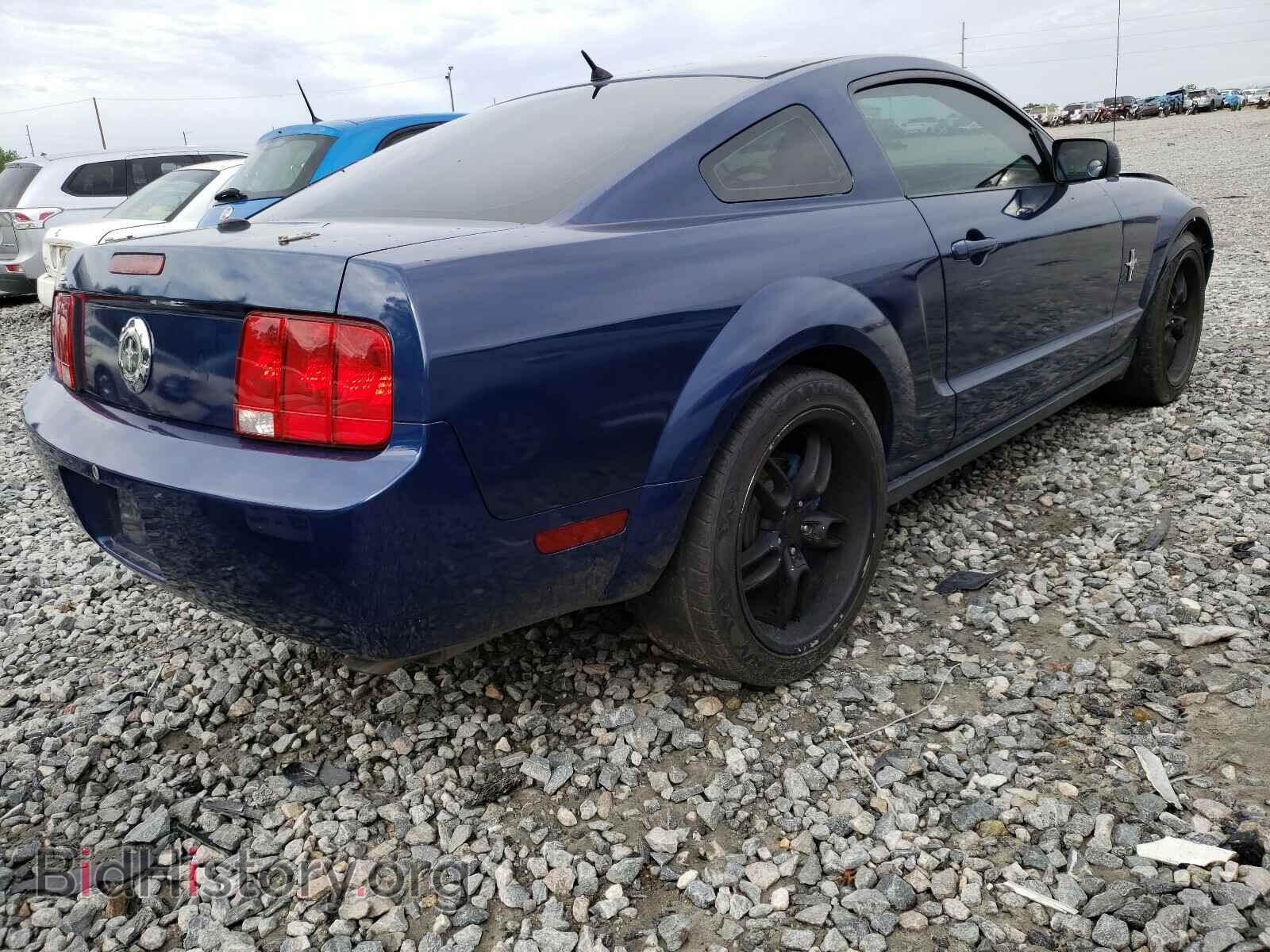 2007 FORD MUSTANG - VIN: 1ZVFT80N075280329 - Фото 4