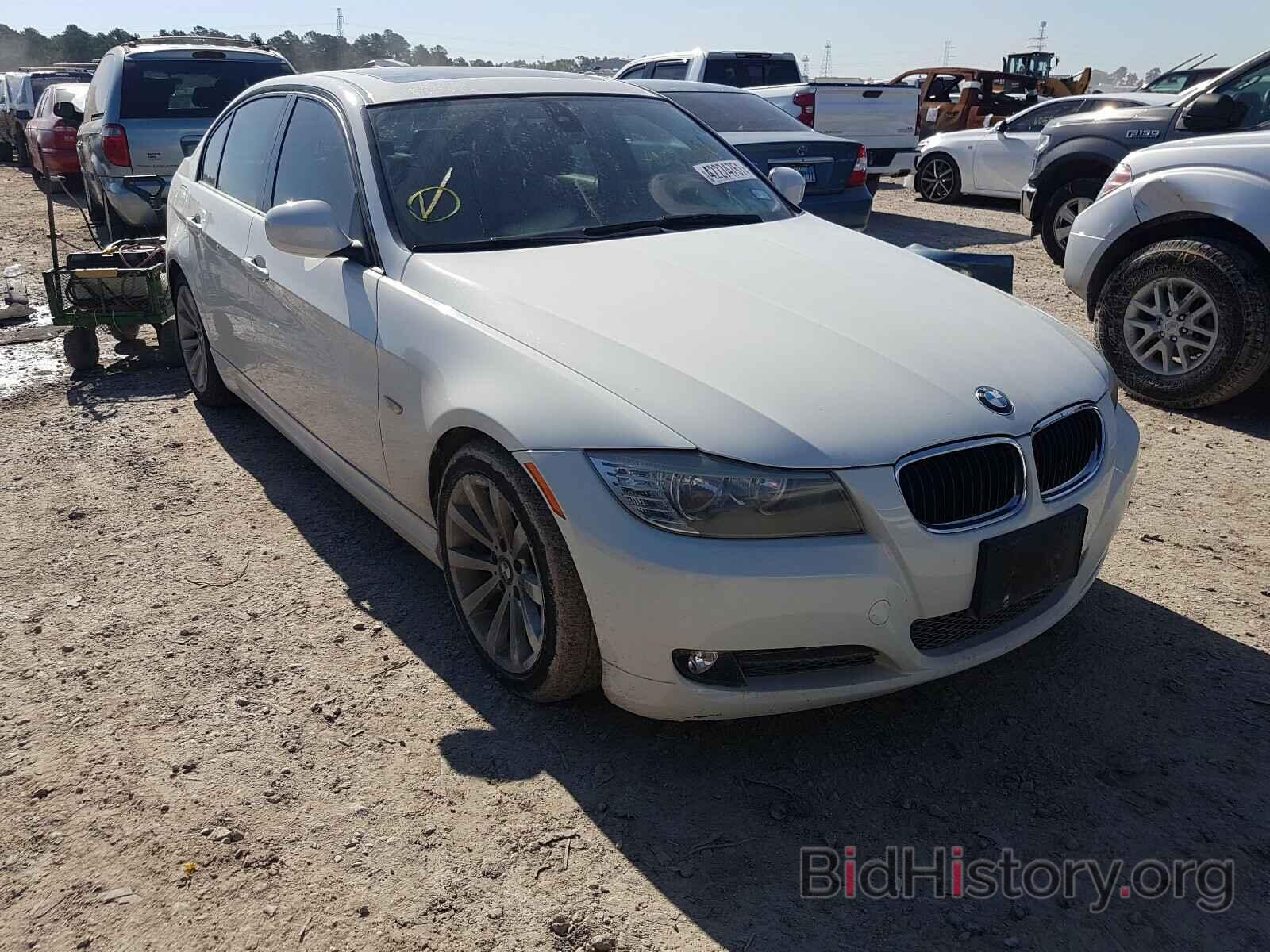 Photo WBAPH7C55BE678415 - BMW 3 SERIES 2011