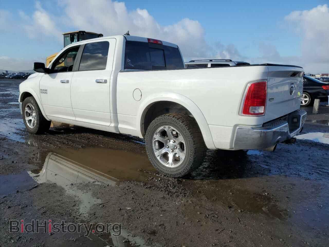 2017 RAM 1500 - VIN: 1C6RR6VTXHS549828 - Фото 2
