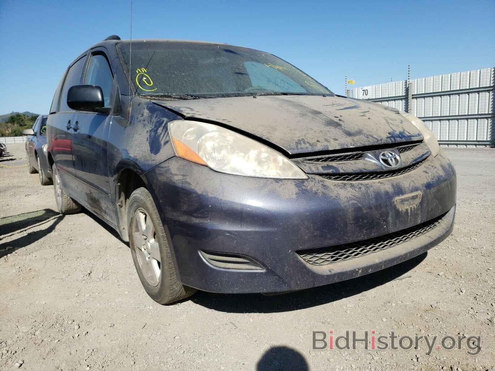 Фотография 5TDKK4CC6AS319482 - TOYOTA SIENNA 2010