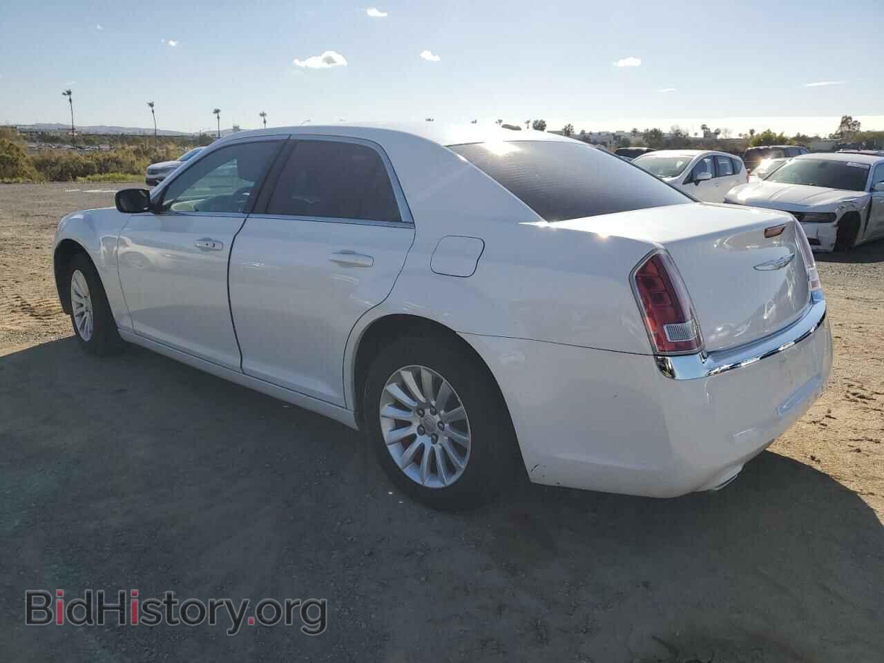 2011 CHRYSLER 300 - VIN: 2C3CA4CG9BH572858 - Фото 2