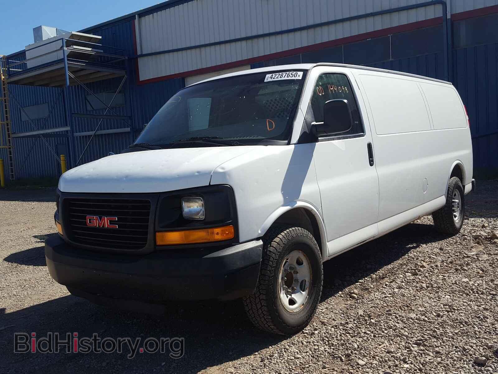 2013 GMC SAVANA - VIN: 1GTW7GCA2D1171996 - Фото 2