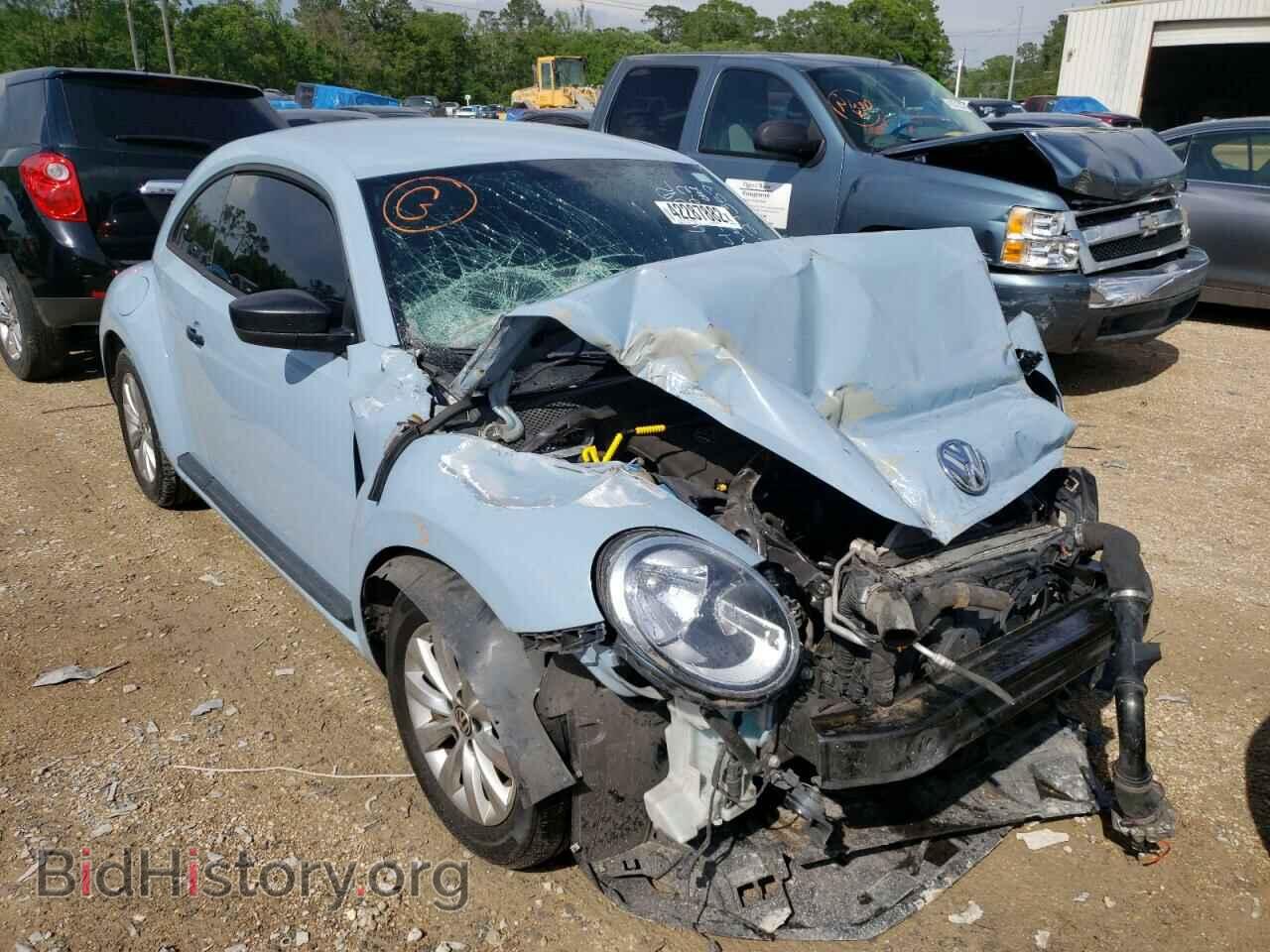 Photo 3VWF17AT2FM627357 - VOLKSWAGEN BEETLE 2015