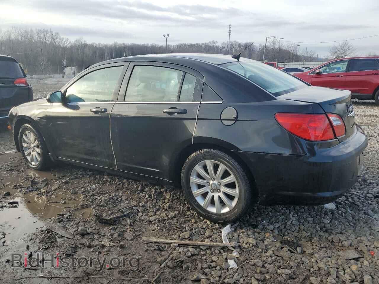 2010 CHRYSLER SEBRING - VIN: 1C3CC5FB8AN176538 - Фото 2