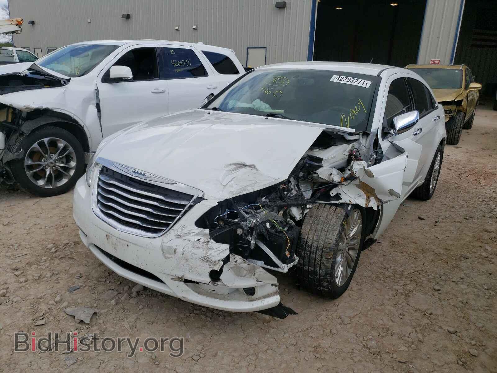 2012 CHRYSLER 200 - VIN: 1C3CCBCB1CN258052 - Фото 2