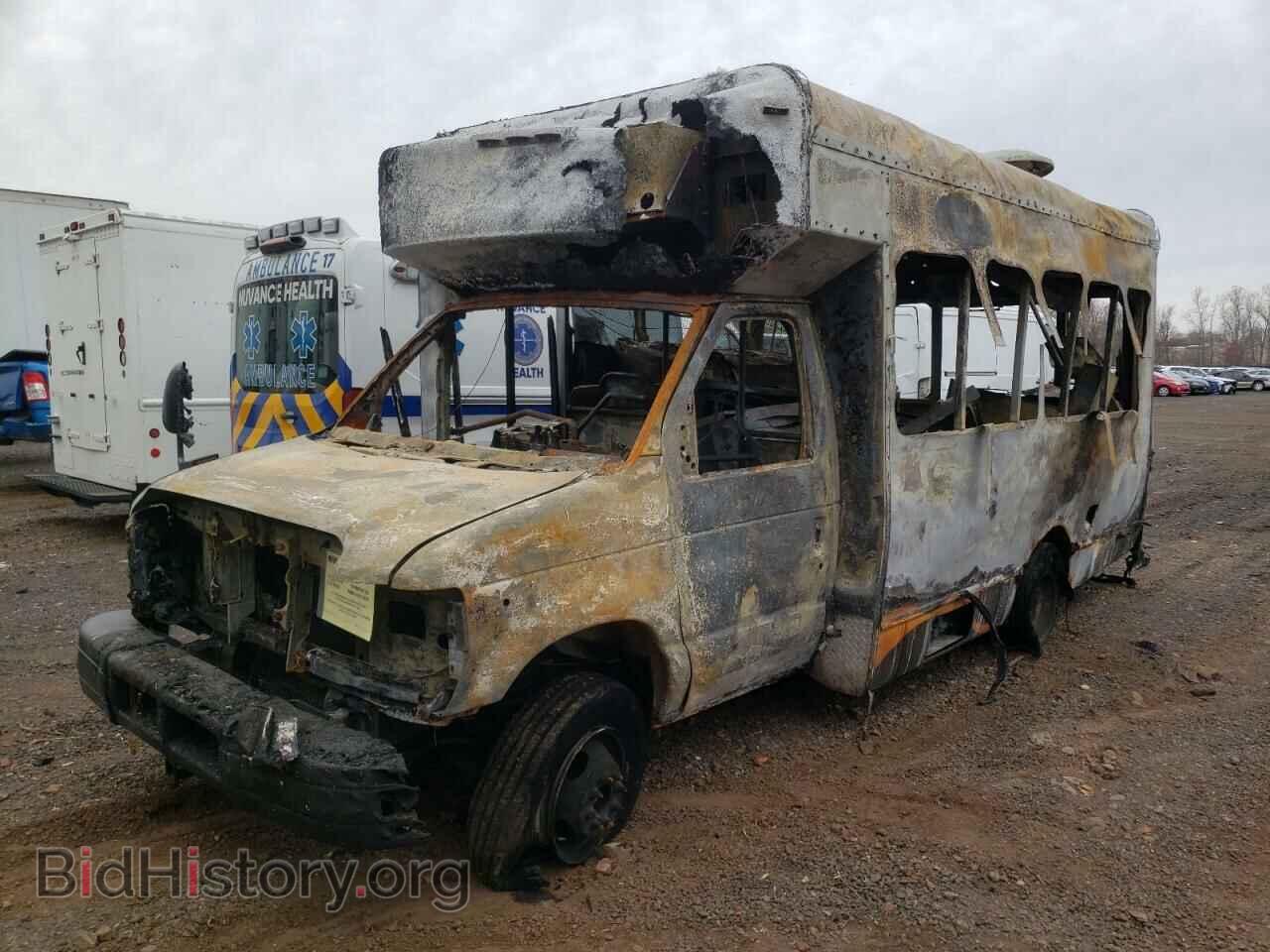 2009 FORD ECONOLINE - VIN: 1FDEE35LX9DA76113 - Photo 2