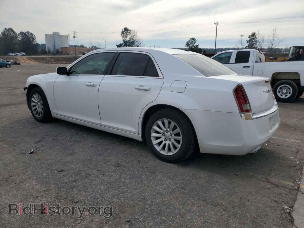 2013 CHRYSLER 300 - VIN: 2C3CCAAG9DH556500 - Фото 2