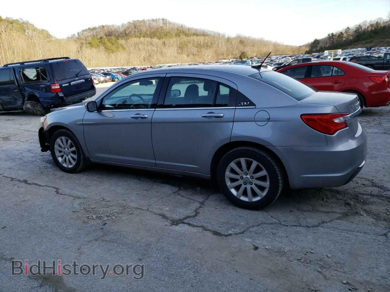 2013 CHRYSLER 200 - VIN: 1C3CCBBB6DN765046 - Фото 2