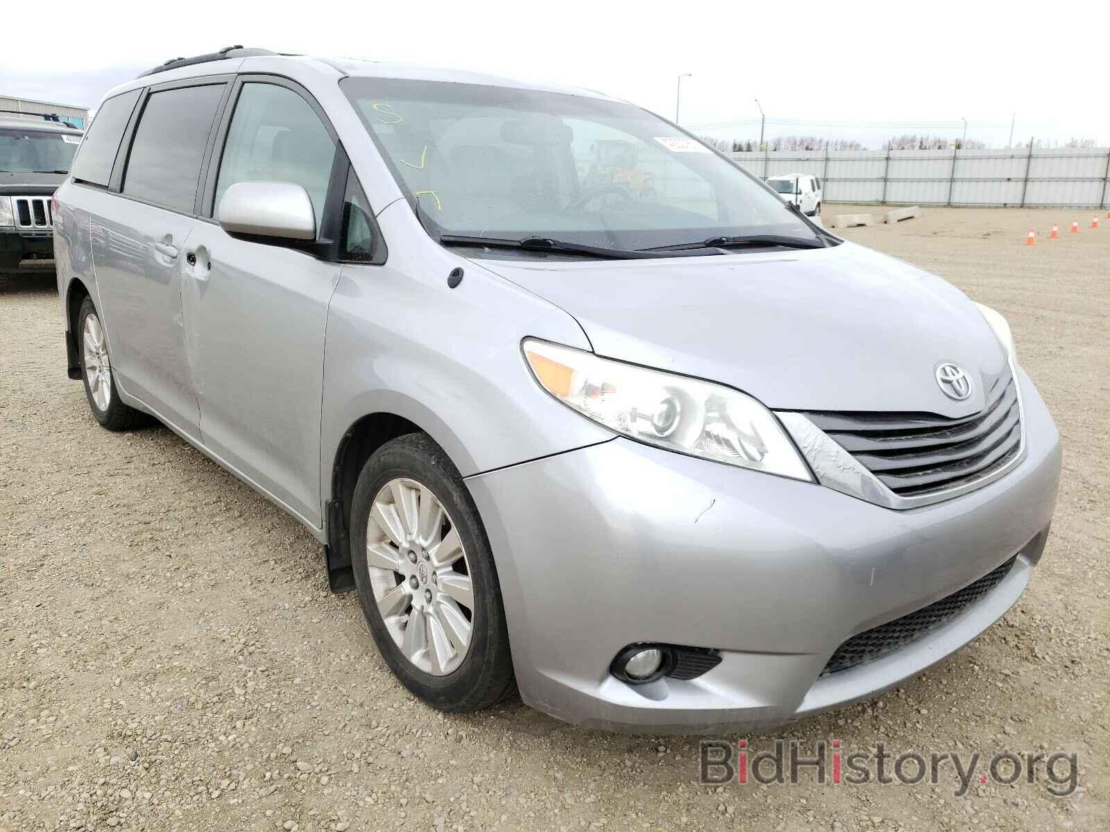 Фотография 5TDYK3DC1BS012712 - TOYOTA SIENNA 2011