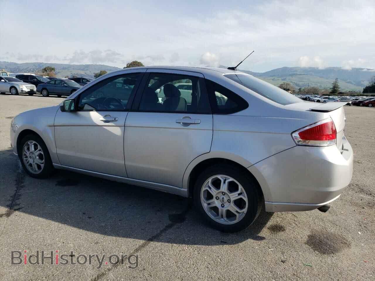 2009 FORD FOCUS - VIN: 1FAHP36NX9W197259 - Фото 2