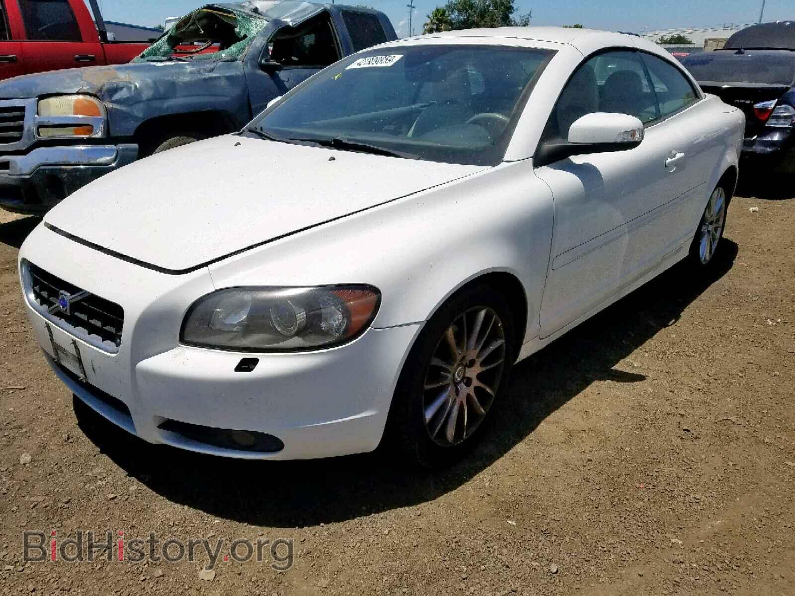 2008 VOLVO C70 - VIN: YV1MC67248J052170 - Фото 2
