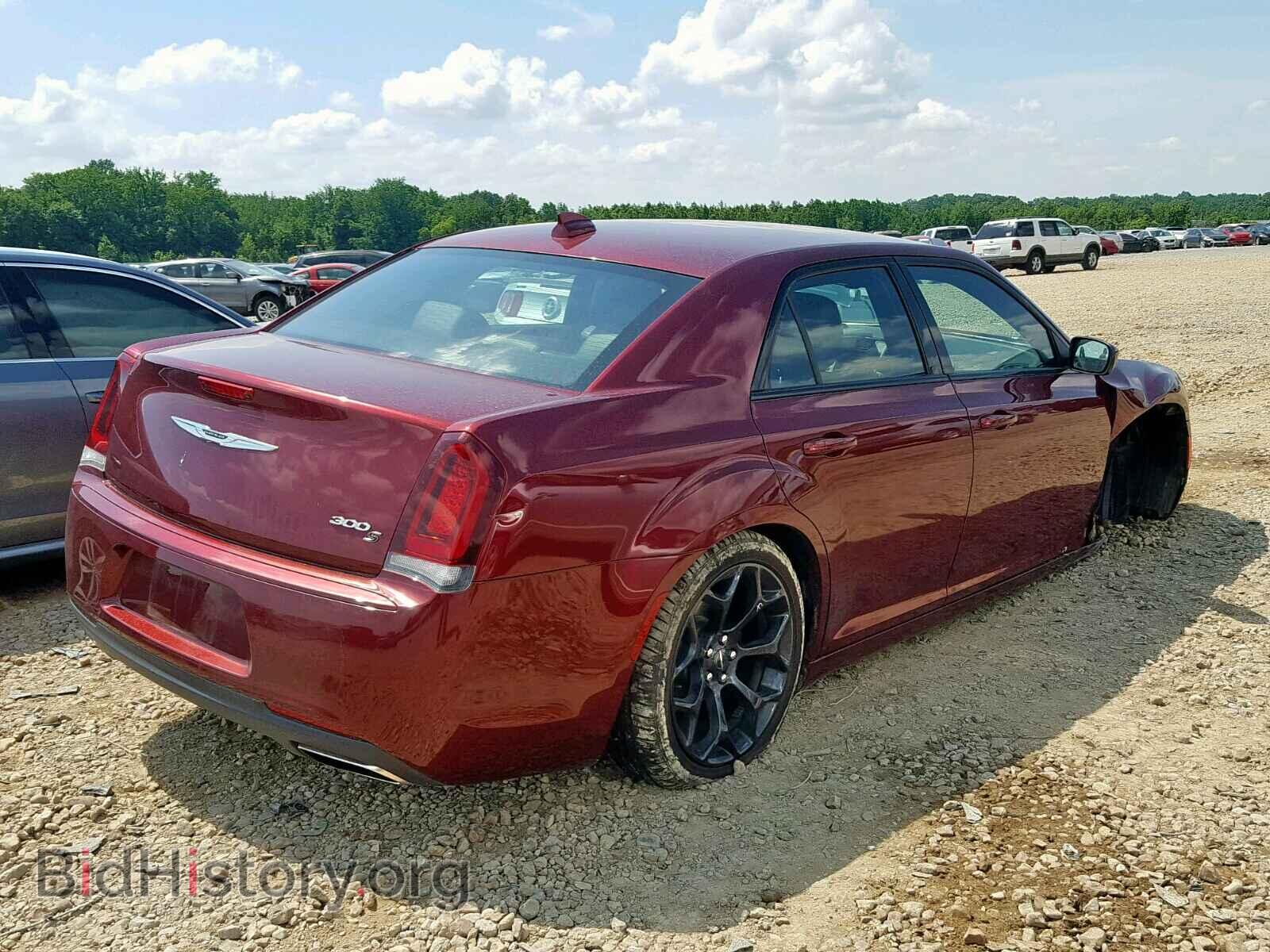 2019 CHRYSLER 300 - VIN: 2C3CCABG5KH609379 - Фото 4