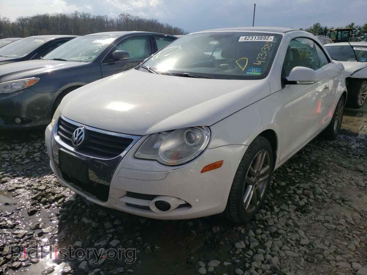 2008 VOLKSWAGEN EOS - VIN: WVWFA71FX8V027000 - Фото 2