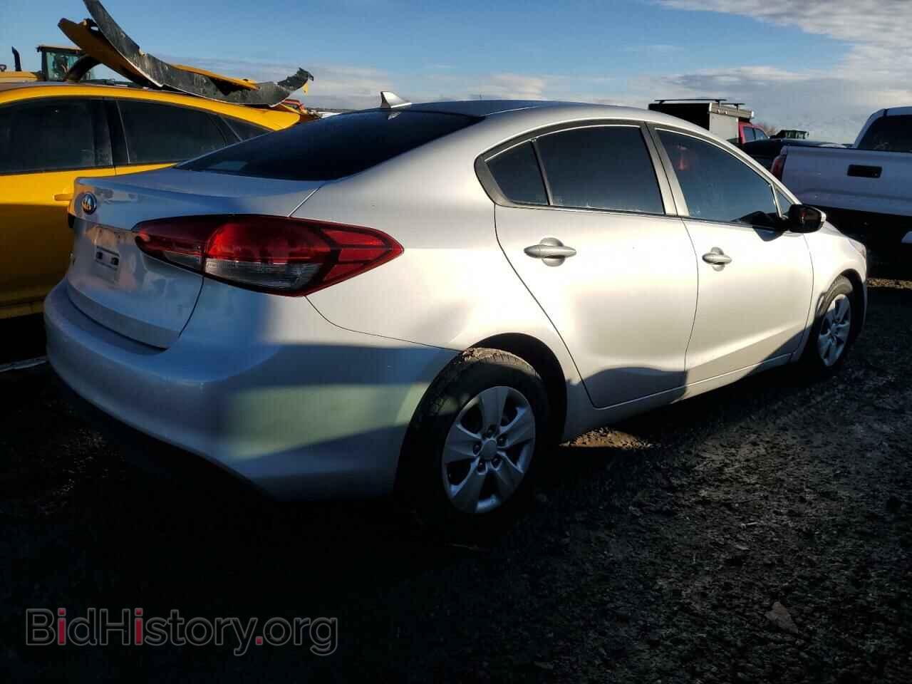 2017 KIA FORTE - VIN: 3KPFK4A78HE037484 - Фото 3