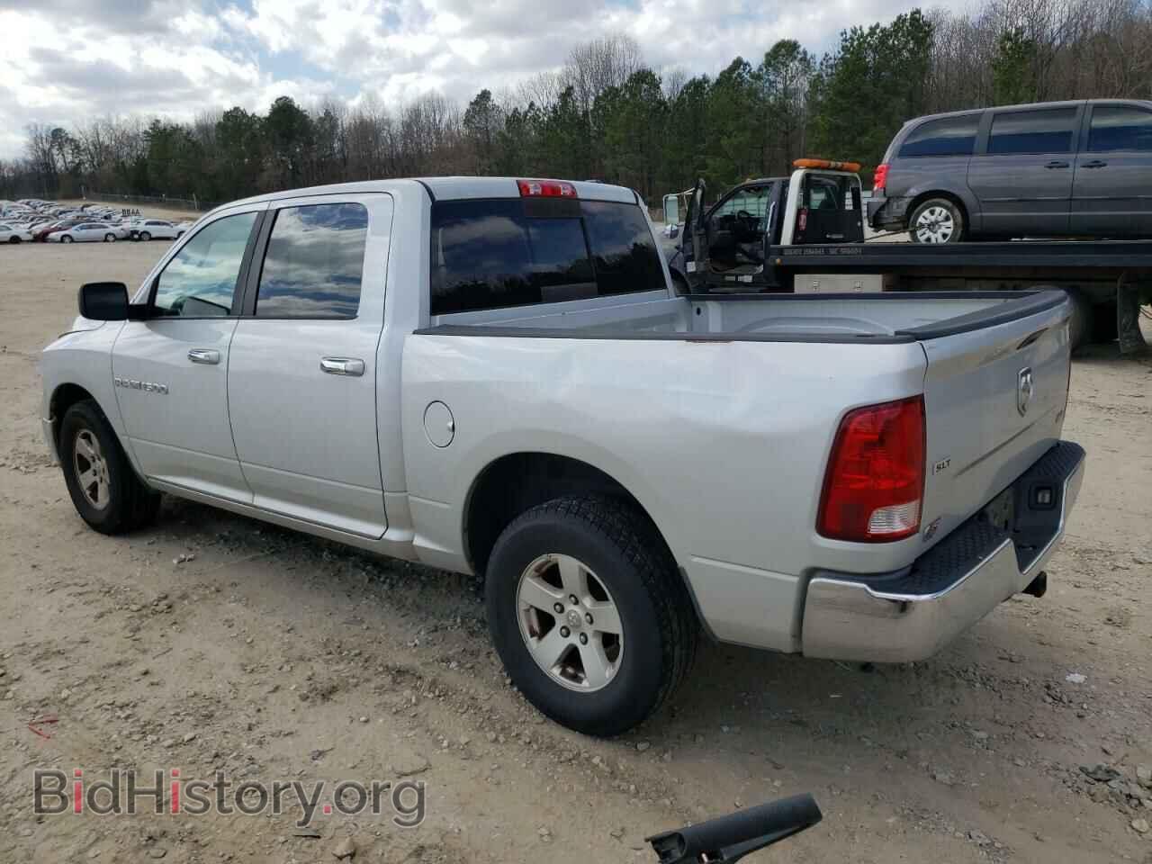 2011 DODGE RAM 1500 - VIN: 1D7RB1CP7BS670528 - Фото 2