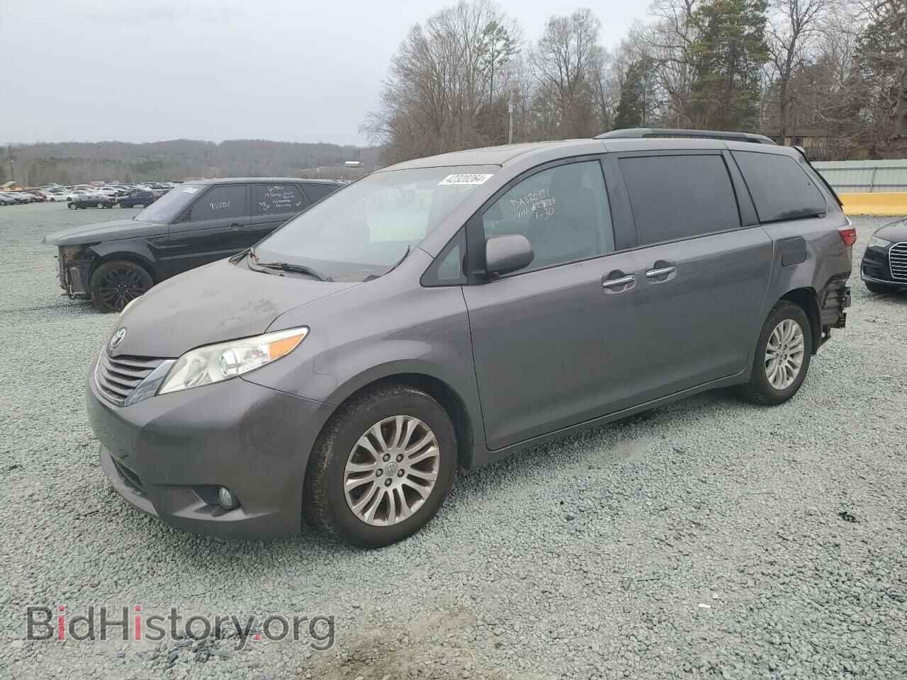 Photo 5TDYZ3DC8HS829888 - TOYOTA All Models 2017