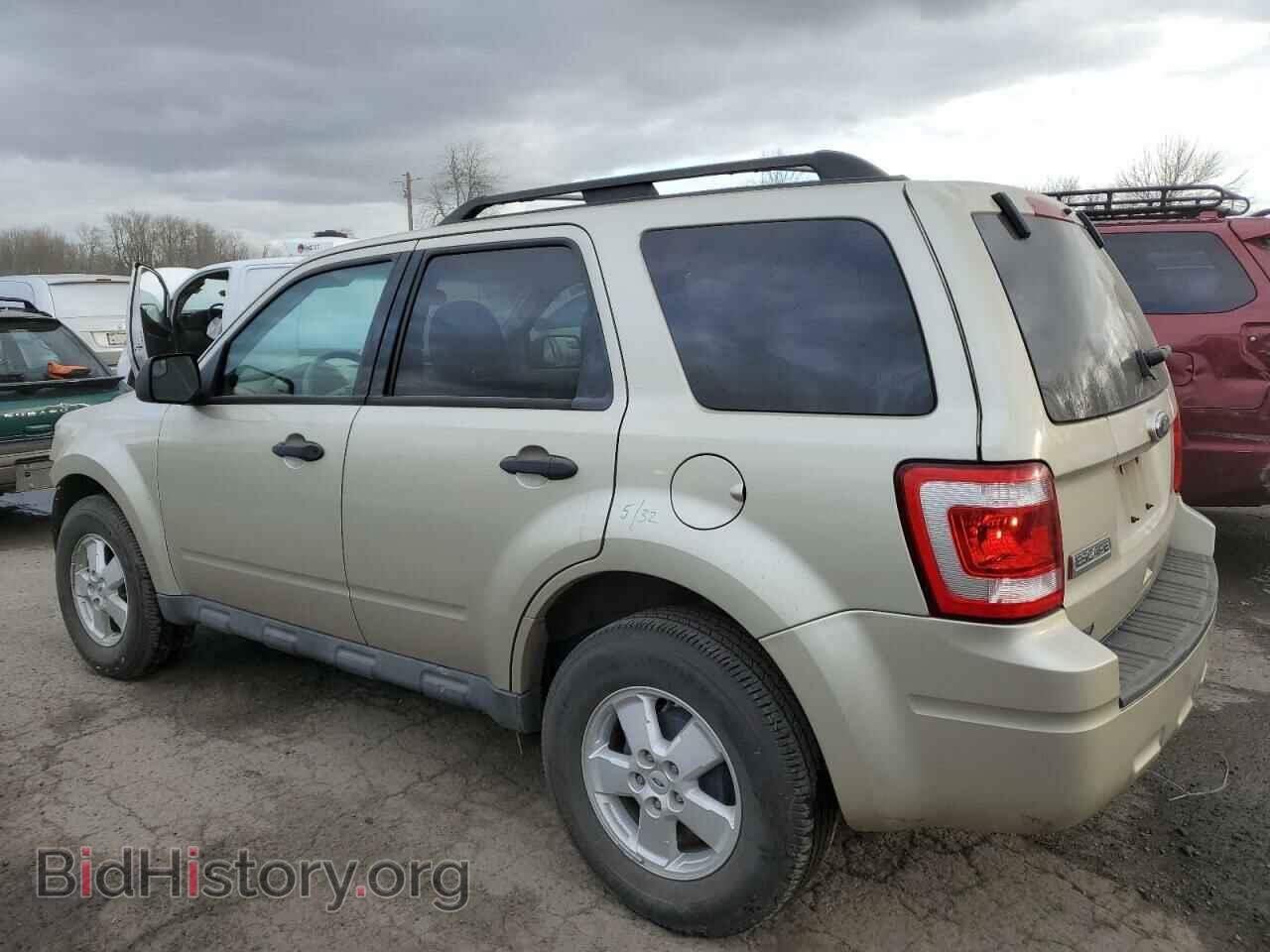 2010 FORD ESCAPE - VIN: 1FMCU0C73AKB18927 - Фото 2
