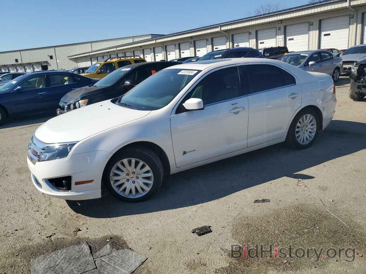 Photo 3FADP0L37AR188493 - FORD FUSION 2010