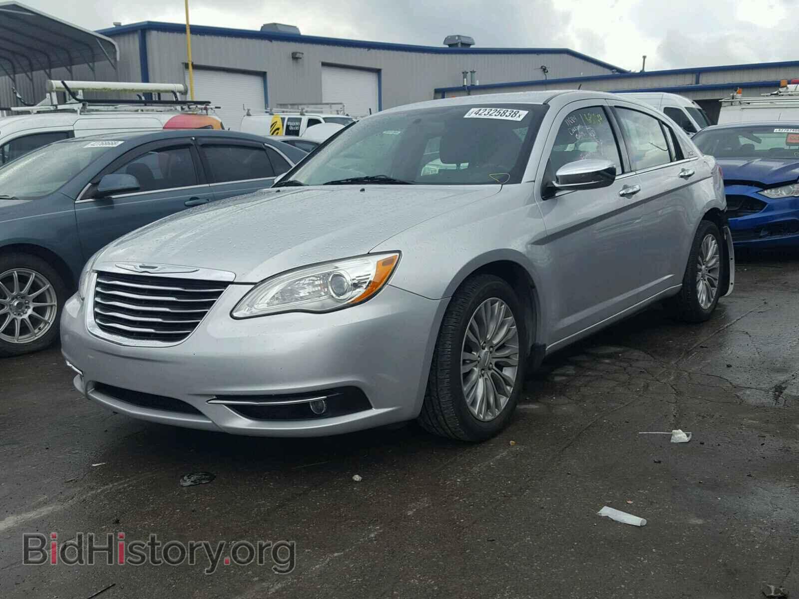 2012 CHRYSLER 200 - VIN: 1C3CCBCG2CN297616 - Фото 2