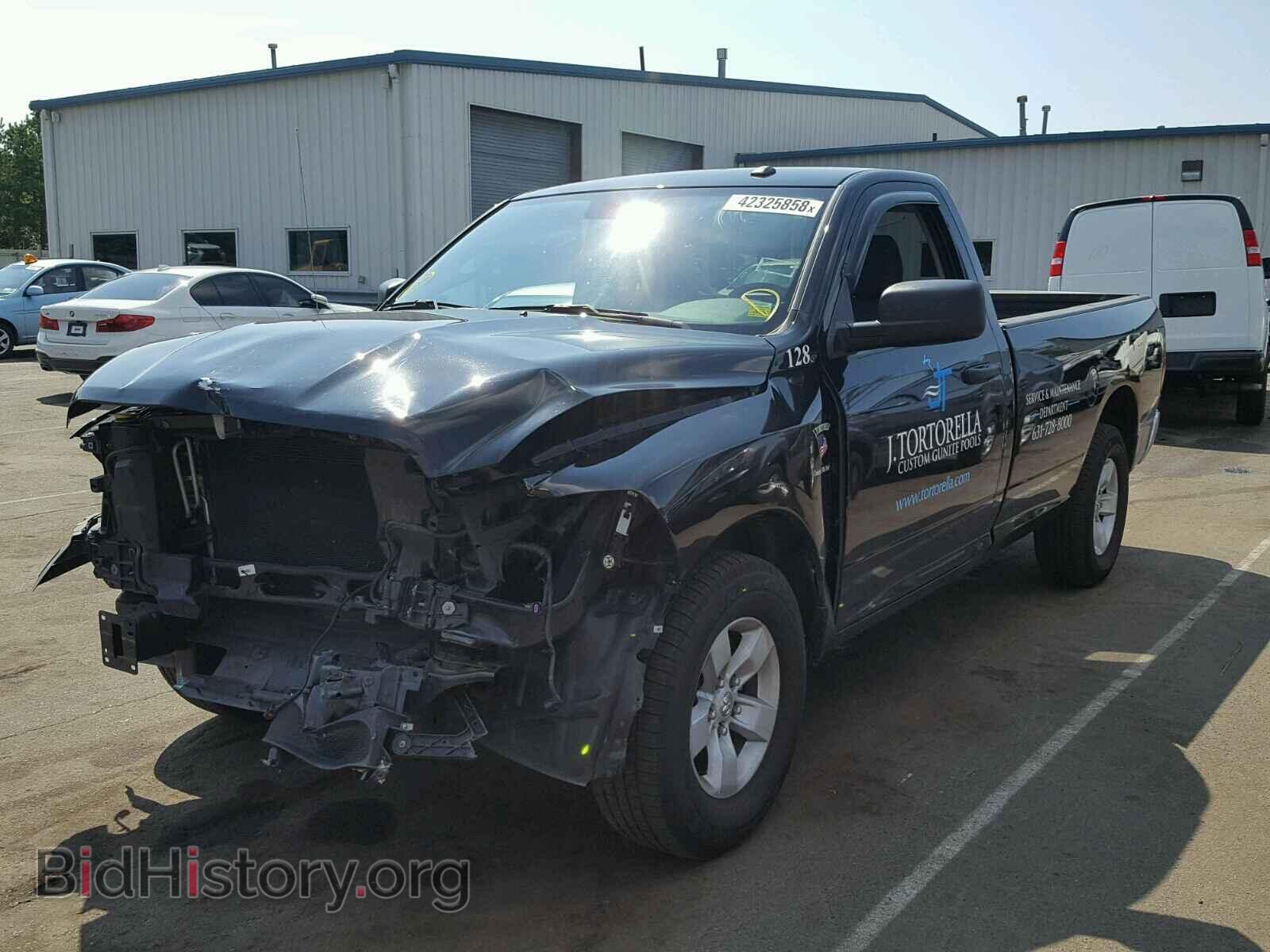 2016 RAM 1500 ST - VIN: 3C6JR6DG8GG319213 - Фото 2