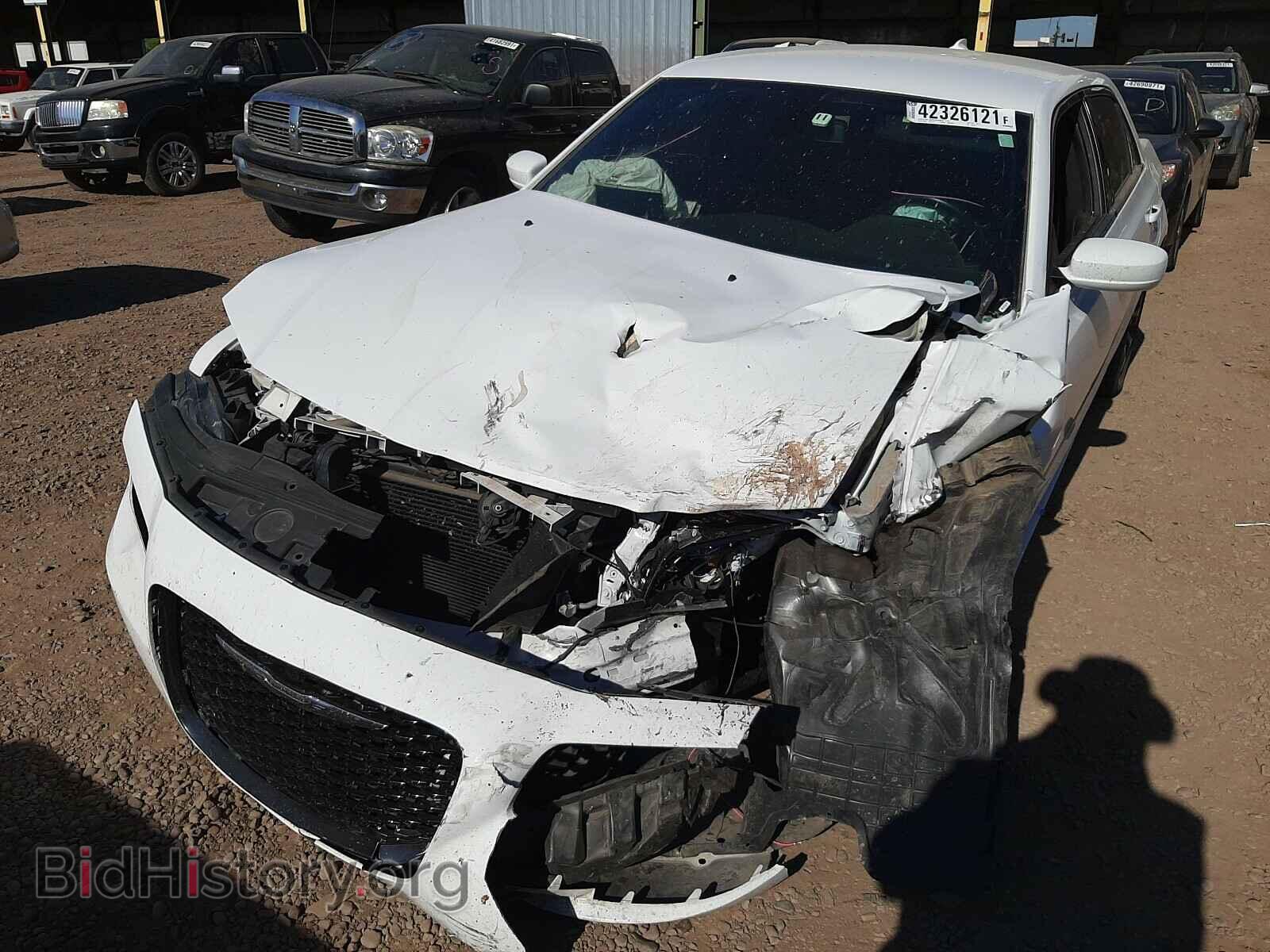 2018 CHRYSLER 300 - VIN: 2C3CCAGG3JH218335 - Фото 2