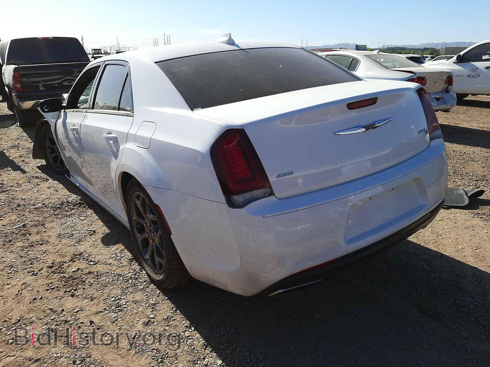 2018 CHRYSLER 300 - VIN: 2C3CCAGG3JH218335 - Фото 3