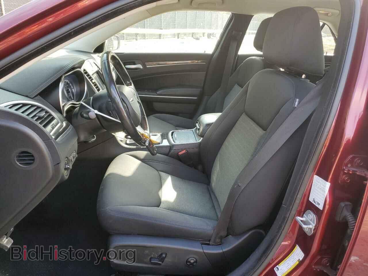 2019 CHRYSLER 300 - VIN: 2C3CCAAG4KH590616 - Фото 7