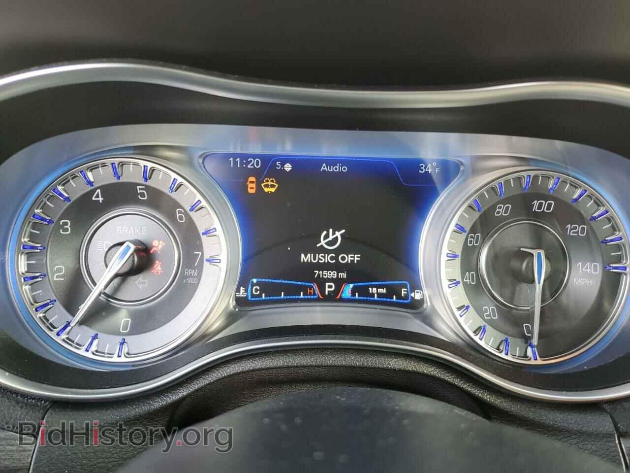 2019 CHRYSLER 300 - VIN: 2C3CCAAG4KH590616 - Фото 9