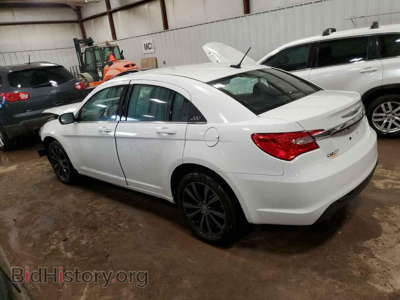 2012 CHRYSLER 200 - VIN: 1C3CCBBG8CN250625 - Фото 2