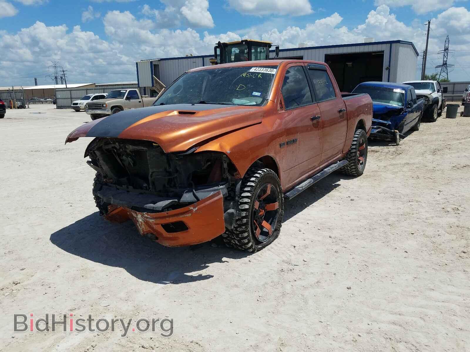 2010 DODGE RAM 1500 - VIN: 1D7RB1CT0AS203849 - Фото 2