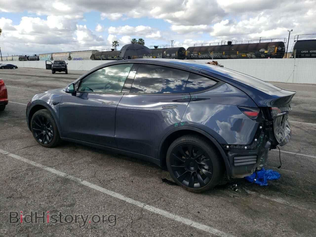 2022 TESLA MODEL Y - VIN: 7SAYGDEE9NF557964 - Фото 2