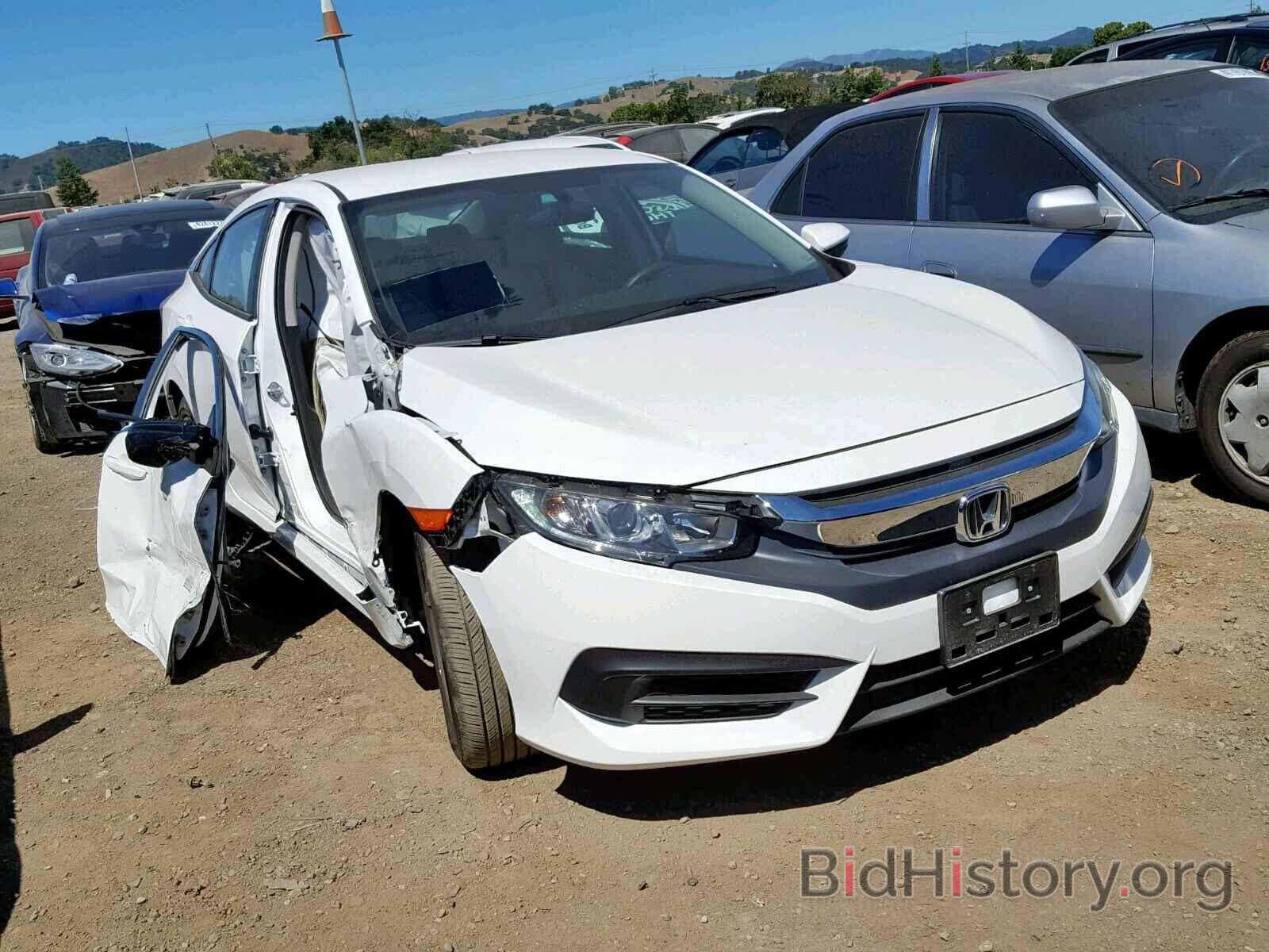 Photo 2HGFC2F55JH593028 - HONDA CIVIC LX 2018