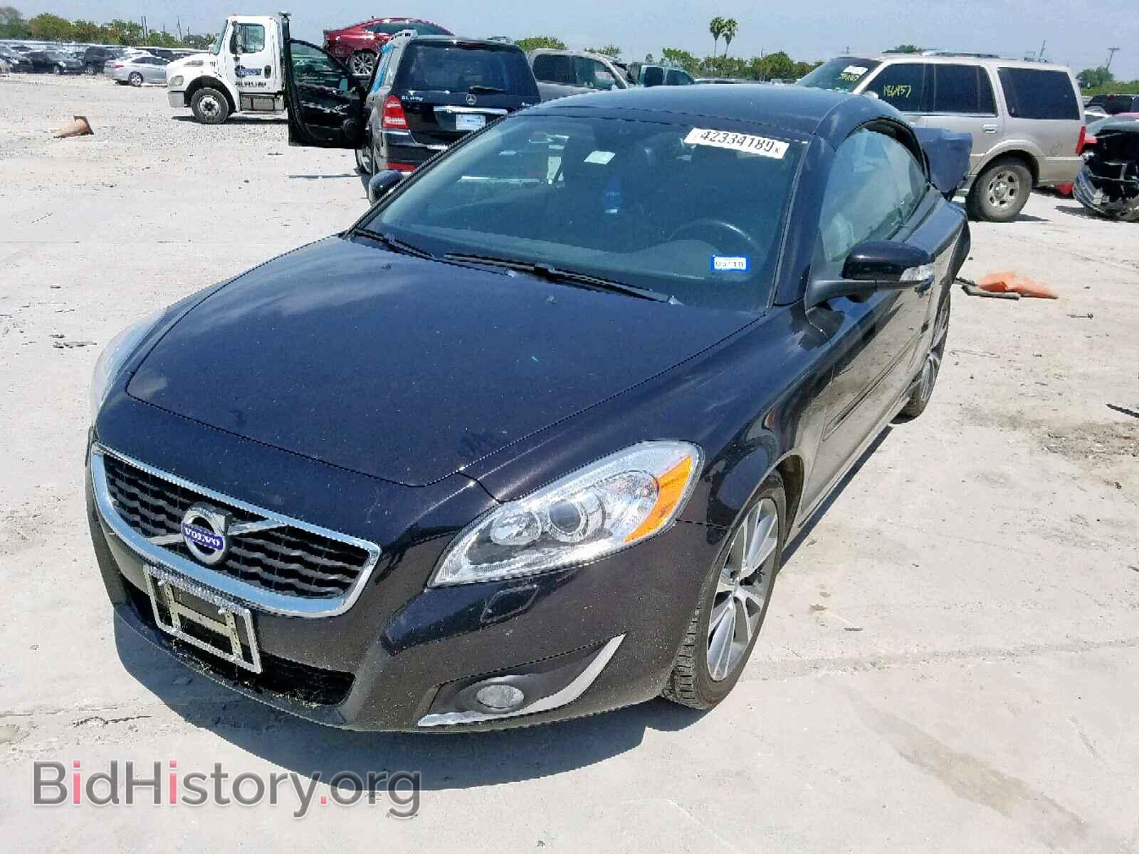 2013 VOLVO C70 - VIN: YV1672MC0DJ138766 - Фото 2