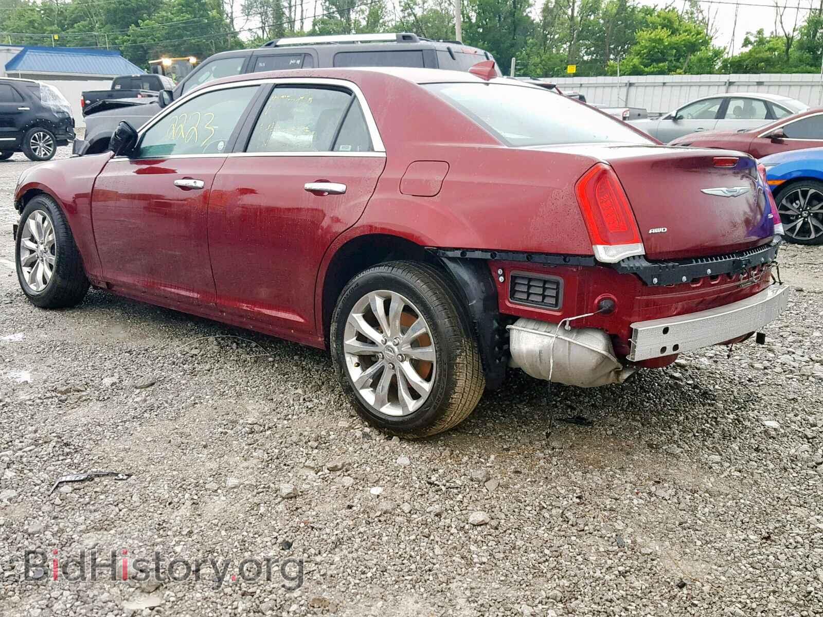 2019 CHRYSLER 300 - VIN: 2C3CCAKG9KH566424 - Фото 3
